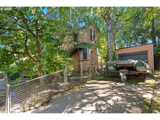 2616 Se PINE St, Portland, OR 97214