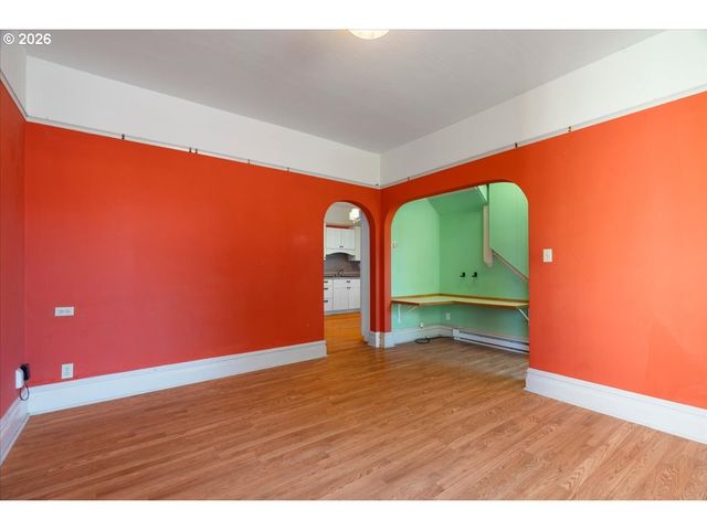 2616 Se PINE St, Portland, OR 97214