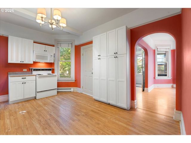 2616 Se PINE St, Portland, OR 97214