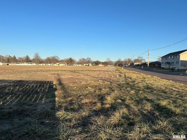 015 HARRIS Road, East Peoria, IL 61611