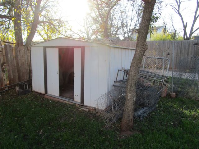 910 S Willis Street, Abilene, TX 79605