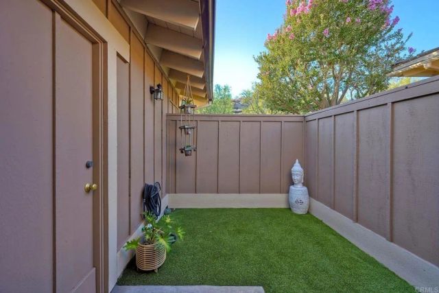 8507 Circle R Course Lane, Escondido, CA 92026