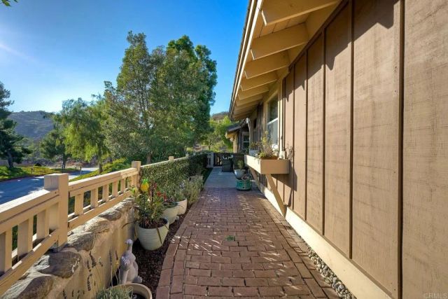8507 Circle R Course Lane, Escondido, CA 92026
