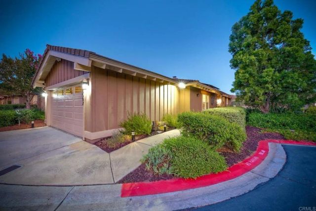 8507 Circle R Course Lane, Escondido, CA 92026