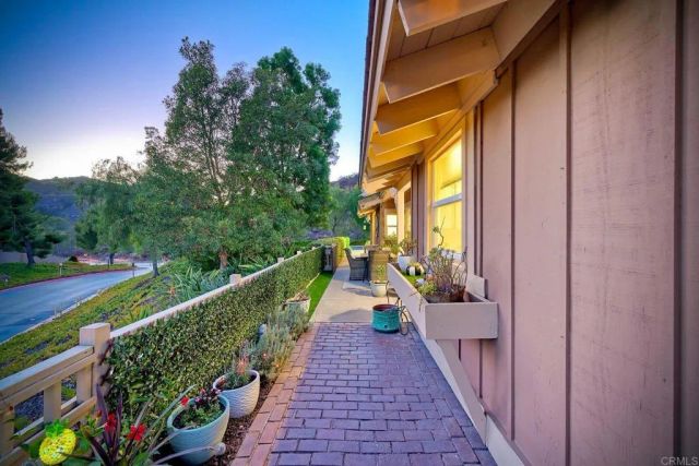 8507 Circle R Course Lane, Escondido, CA 92026