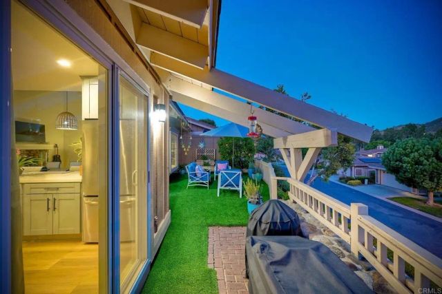 8507 Circle R Course Lane, Escondido, CA 92026