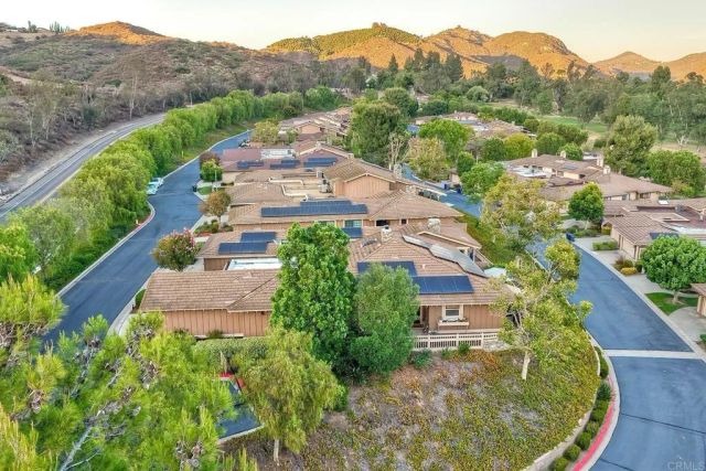 8507 Circle R Course Lane, Escondido, CA 92026
