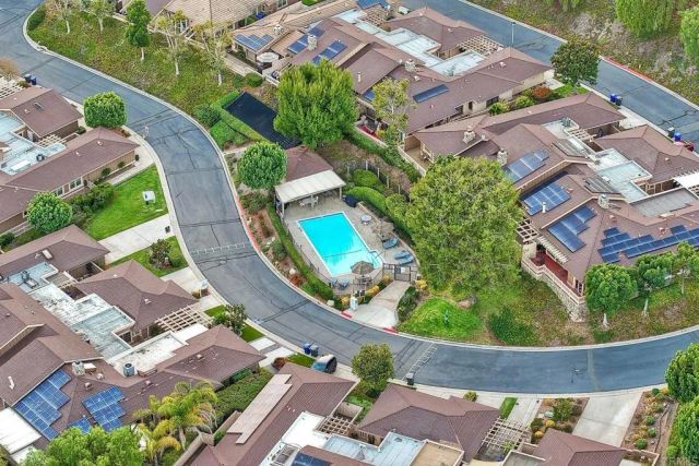8507 Circle R Course Lane, Escondido, CA 92026
