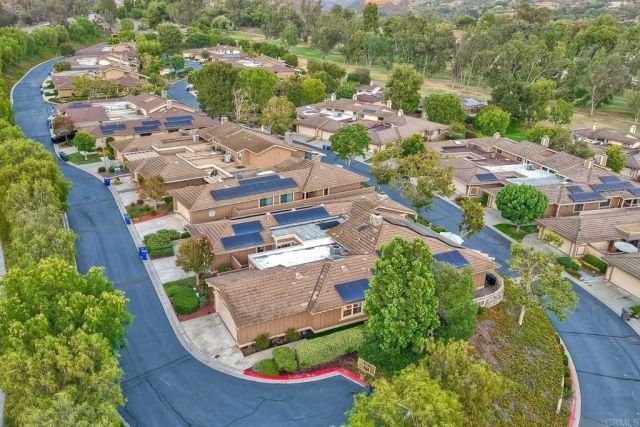 8507 Circle R Course Lane, Escondido, CA 92026