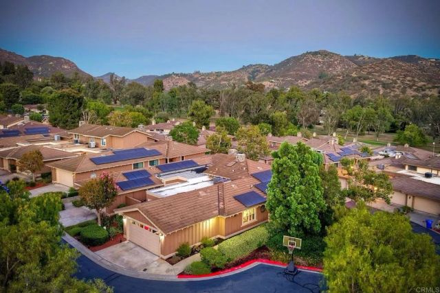 8507 Circle R Course Lane, Escondido, CA 92026