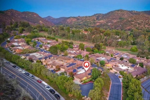 8507 Circle R Course Lane, Escondido, CA 92026