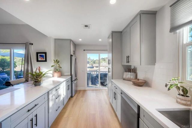 8507 Circle R Course Lane, Escondido, CA 92026