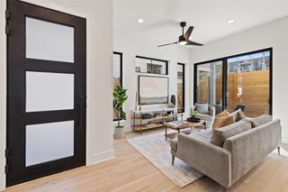 2707 Dulce LN 15, Austin, TX 78704