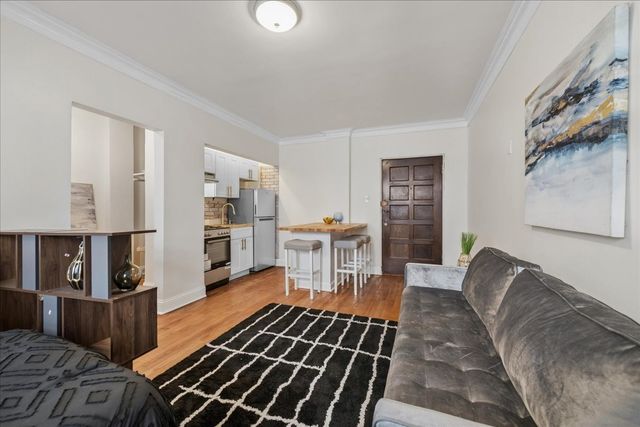 1103 Holly Court 206, Oak Park, IL 60301
