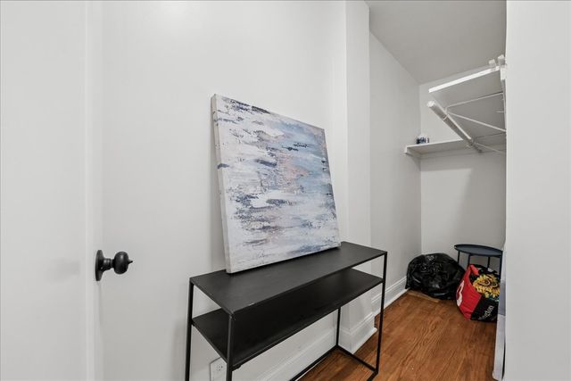 1103 Holly Court 206, Oak Park, IL 60301