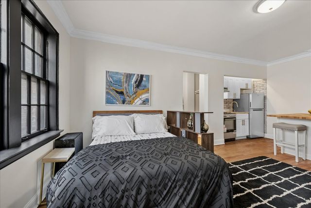 1103 Holly Court 206, Oak Park, IL 60301