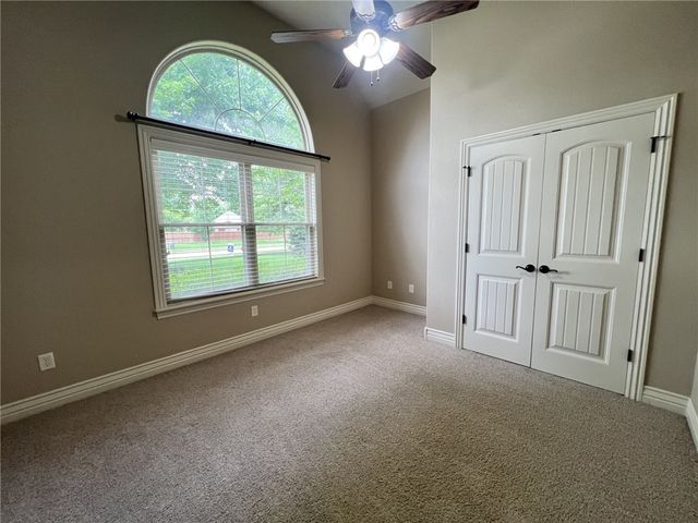 6407 SW Heritage Avenue, Bentonville, AR 72713