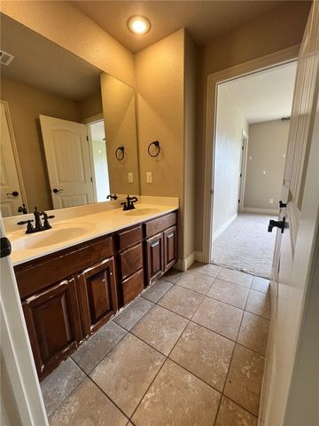 6407 SW Heritage Avenue, Bentonville, AR 72713