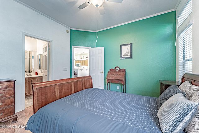 542 W Riverdale Court, Green Valley, AZ 85614