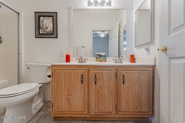 542 W Riverdale Court, Green Valley, AZ 85614