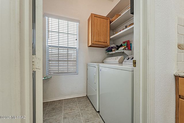 542 W Riverdale Court, Green Valley, AZ 85614