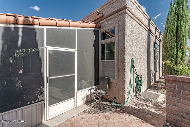 542 W Riverdale Court, Green Valley, AZ 85614