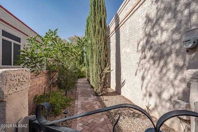542 W Riverdale Court, Green Valley, AZ 85614