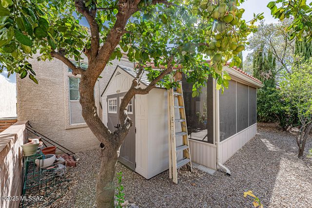 542 W Riverdale Court, Green Valley, AZ 85614