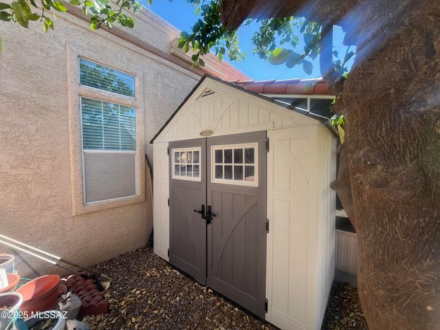 542 W Riverdale Court, Green Valley, AZ 85614