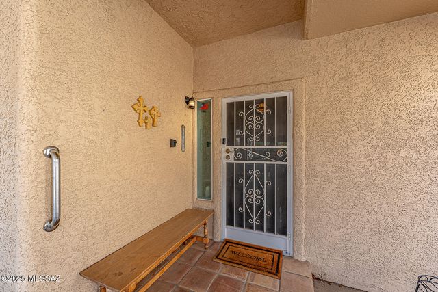 542 W Riverdale Court, Green Valley, AZ 85614