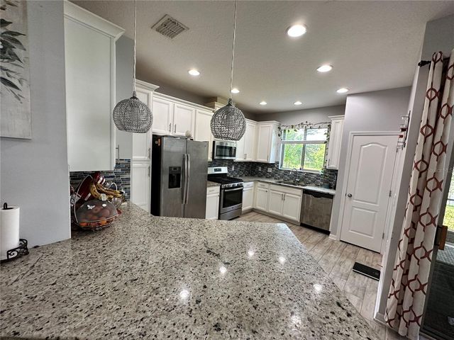 250 RUSTIC LOOP, Sanford, FL 32771