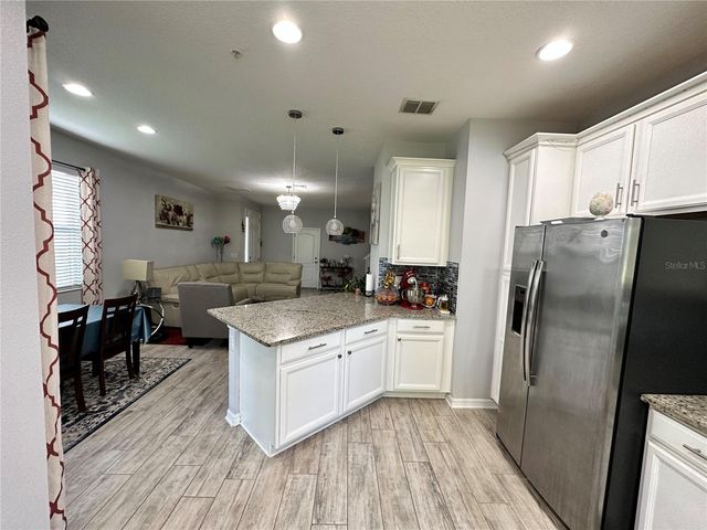 250 RUSTIC LOOP, Sanford, FL 32771