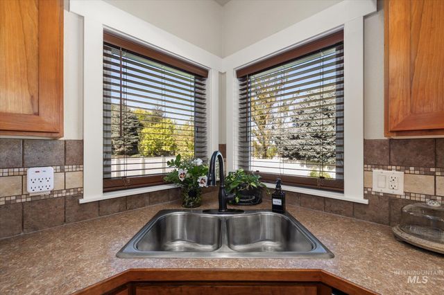 11470 S Cross Slope Pl, Nampa, ID 83686