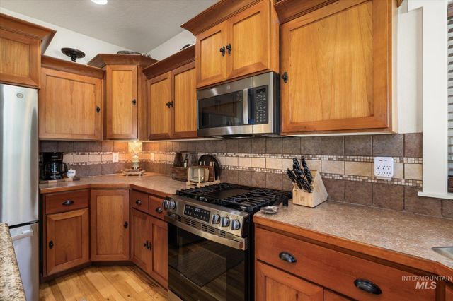 11470 S Cross Slope Pl, Nampa, ID 83686