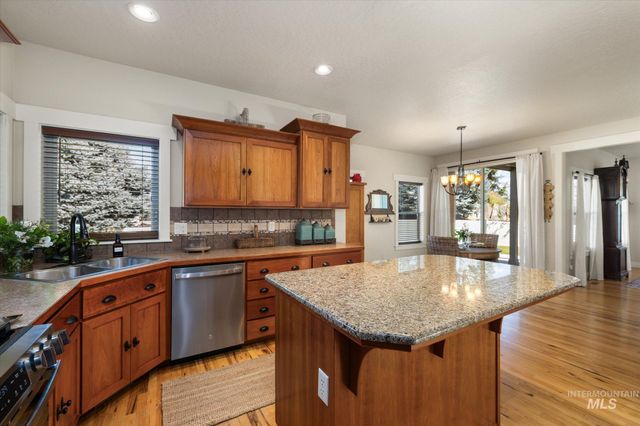 11470 S Cross Slope Pl, Nampa, ID 83686