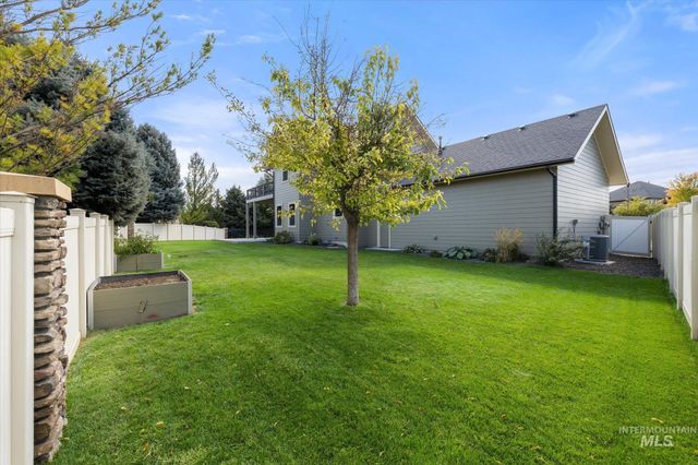 11470 S Cross Slope Pl, Nampa, ID 83686