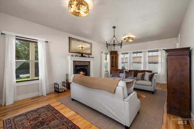 11470 S Cross Slope Pl, Nampa, ID 83686