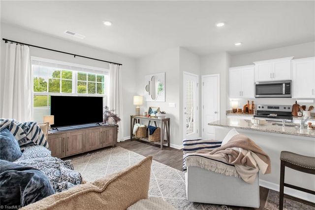 1196 Evelynnview Lane, Kernersville, NC 27284