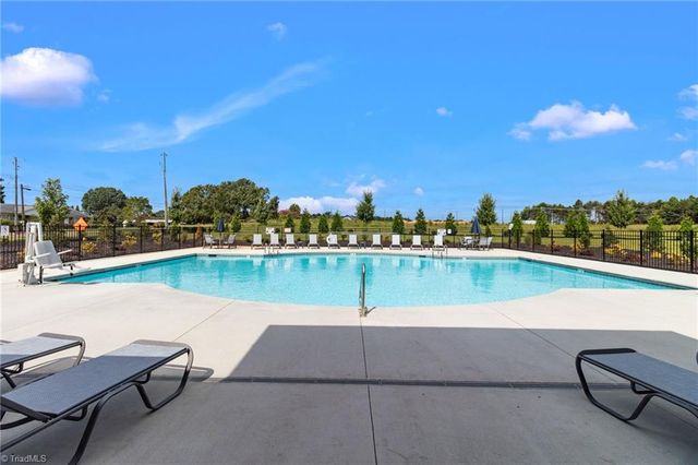 1196 Evelynnview Lane, Kernersville, NC 27284