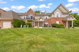 27333 Hidden Oaks Drive, Brownstown Twp, MI 48183