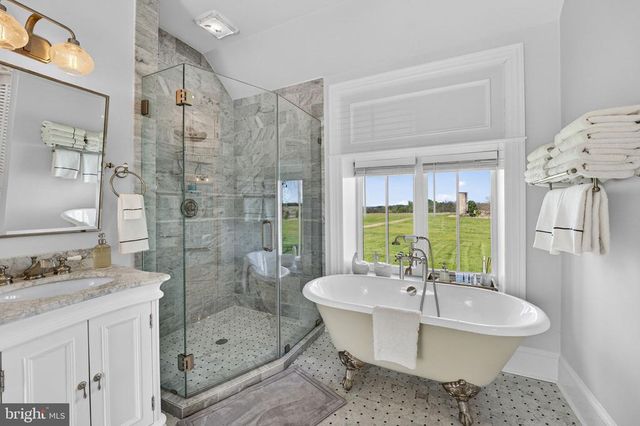 9078 MAIDSTONE RD, Delaplane, VA 20144