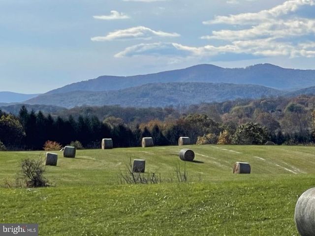 9078 MAIDSTONE RD, Delaplane, VA 20144