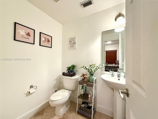 1033 SW 9th Ct M-2, Miami, FL 33130