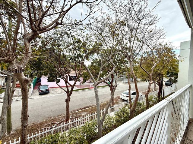 1033 SW 9th Ct M-2, Miami, FL 33130