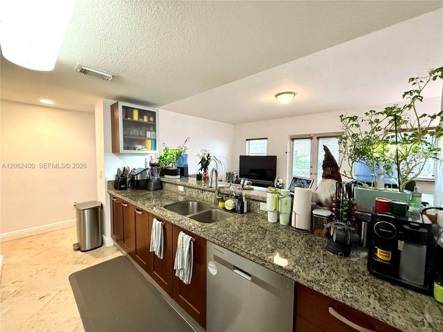 1033 SW 9th Ct M-2, Miami, FL 33130