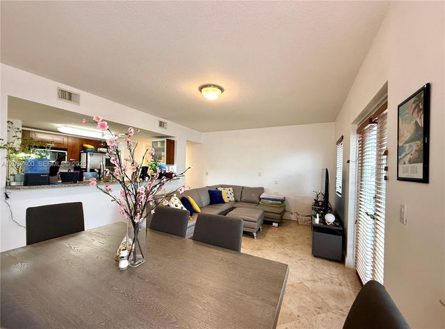 1033 SW 9th Ct M-2, Miami, FL 33130