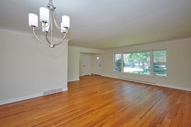 9027 Kenton Avenue, Skokie, IL 60076