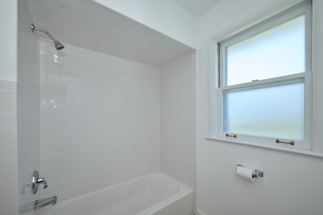 9027 Kenton Avenue, Skokie, IL 60076