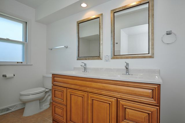 9027 Kenton Avenue, Skokie, IL 60076