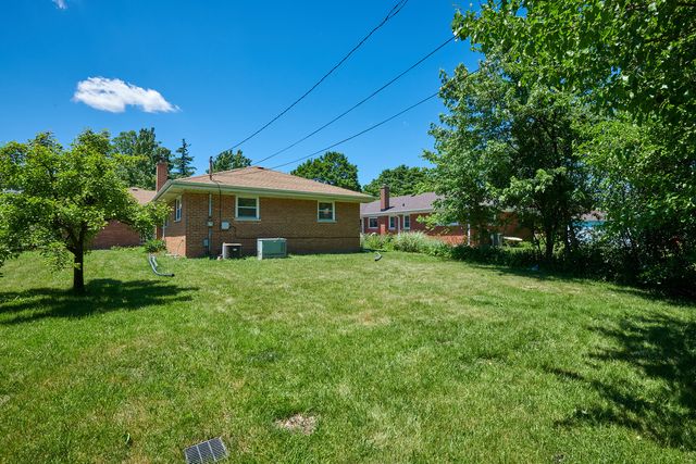 9027 Kenton Avenue, Skokie, IL 60076